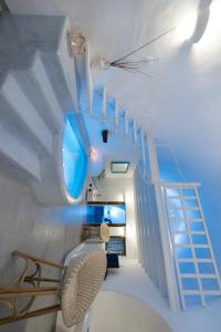 Fira White Residence