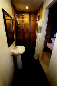 Bearing26 Hotel