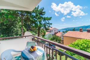 Apartments Pino Rabac