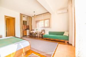 Apartments Antić 4255