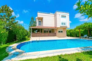 Paradise Town Villa Royal