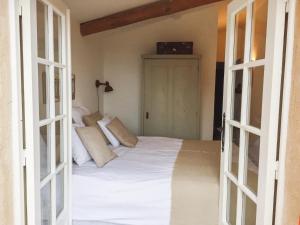 Villas Holiday Home Villa St Arnoux : photos des chambres