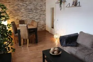 Zentralgelegene 4-Raum Ferienwohnung bis 8 Pers. - Strehlen