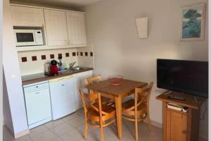 Appartements Studio lumineux idealement situe (golf et plage). : photos des chambres