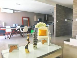 Luxury house withthe amenities Gym Seg Aa cal Pool Tv Wifi