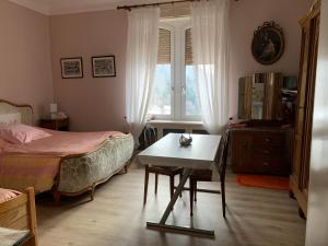 Chambre Gentiane 2 à 3 personnes wifi sdb partagée