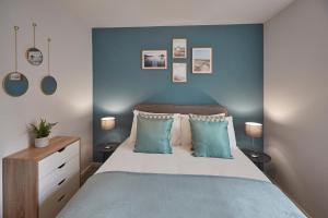 Host & Stay - Shipwrights