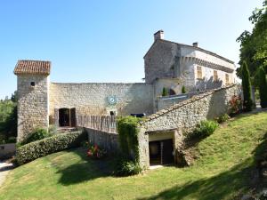 Castle Retreat near Villages