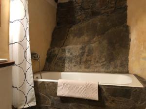 Lagos A Large Characterful Stone House sleeps 8-10 Chios-Island Greece