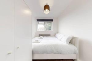 Amazing 3 Bedroom Flat - 4mins to tube station