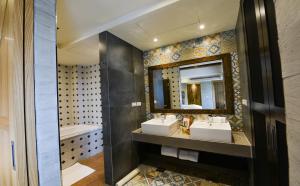 Quadruple Room with Sea View and Balcony
