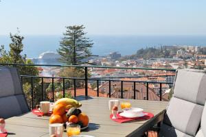 Villa room in Magnificent Funchal Villa Villa Luzia 5 Bedrooms Sea City Views Pool Table