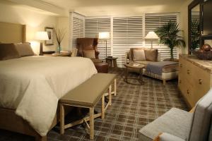King Room with Partial Ocean View room in The Cliffs Hotel and Spa