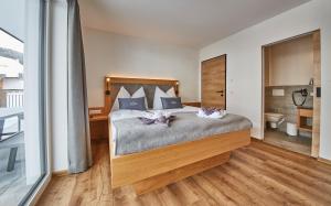 Two-Bedroom Apartment with Large Terrace and Sauna room in Wiesl Lodge Saalbach