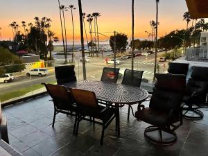 Apartment room in LBC-5121 - Coastal Escape