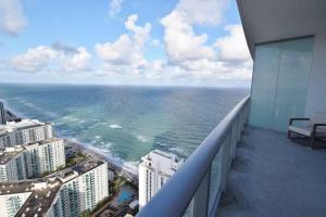 One-Bedroom Condo room in Hyde 2910 - Ocean And Bay Views 1 Bed 1 Bath