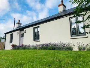 Lavender Cottage - 2 Bedroom Home - The Curragh