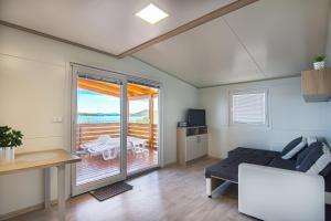 Two-Bedroom Holiday Home room in Mobile home Rock Rose 2