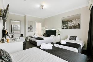 Family Room room in Airport Hotel Sydney (Formerly Comfort Hotel Sydney Airport)