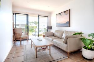 Stones Throw To Shelly Beach, Pet Friendly!