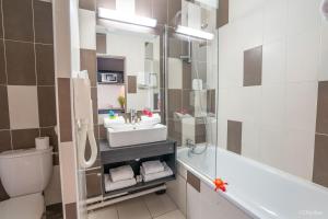 Apartment - Split Level  (4 Adults + 2 Children) room in Adonis Arles by Olydea