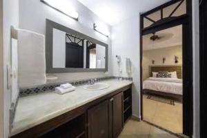 777J Beachfront Luxury Condo 3 BR2.5BA Near SJO - Jaco Beach