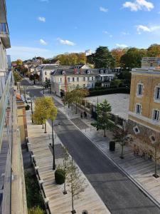 B&B / Chambres d'hotes L'epopee Panoramique - Parking - Avenue de Champagne - Epernay : photos des chambres