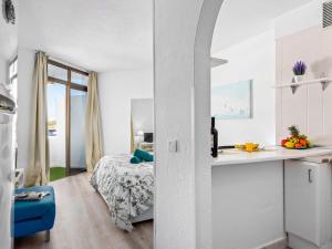 419 beautiful summerland studio, wi fi sat tv