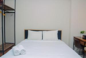 Comfy and Minimalist Studio Kebayoran Icon Apartment By Travelio