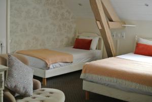 Hotels Cit'Hotel Logis Louise de Savoie : photos des chambres