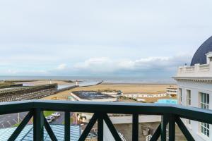 SOWELL HOTELS Le Beach : photos des chambres