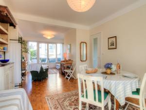Apartment Les Mouettes by Interhome