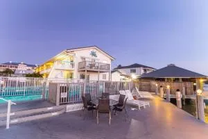 The BoatHouse - Isles of Capri