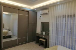 Amazing one Bedroom Apartment in Amman Elwebdah 3