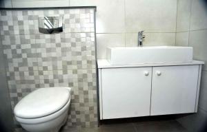 Amazing one Bedroom Apartment in Amman Elwebdah 6