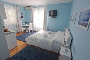 Apartments & Rooms Andrea