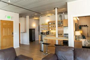 90 San Luis Street Unit B