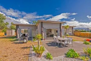 Titoki Magic - Matarangi Holiday Home - Whangapoua