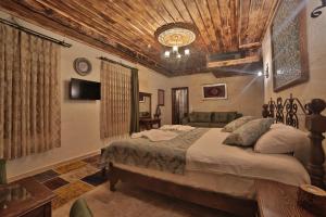 Caravanserai Inn Hotel