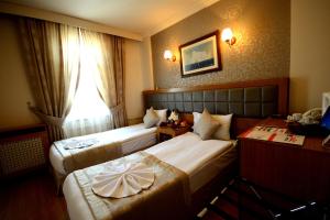 Standard Twin Room room in Anzac Hotel