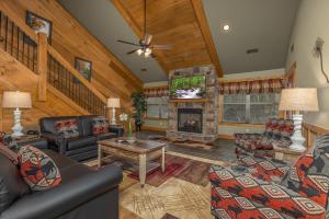 Three-Bedroom House room in BearVue Point chalet