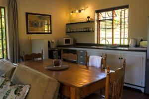 Zebra Cottage and Lodge