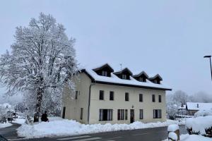 Appartements Ecrin cosy au coeur de Thollon (Sauna !) : photos des chambres