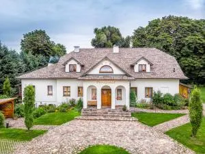 Pensjonat Dworek Polski - 布罗德尼察