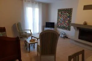 Charmante maison de ville F3 avec garage et cour - 埃尔讷