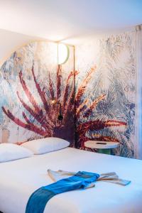 Hotels ibis Styles Antibes : Chambre Standard avec 1 Lit Double et 1 Lit Simple