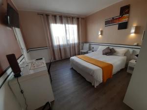 Hotels Hotel du Tricastin : photos des chambres