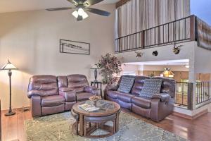 Quaint Angel Fire Townhome half Mi to Ski Slopes!