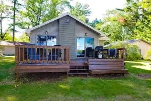 Whispering Pines - Tomahawk