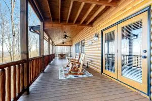 Black Bear View - Maple Grove